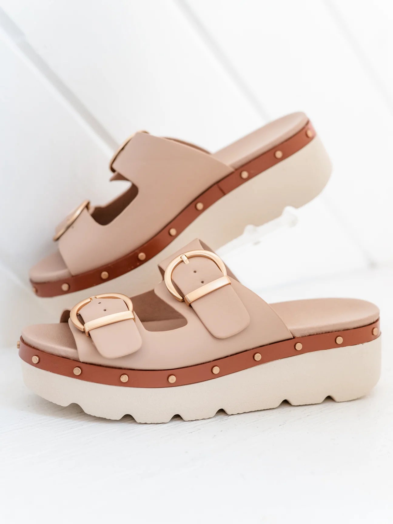Surfs Up Chinese Laundry - Beige