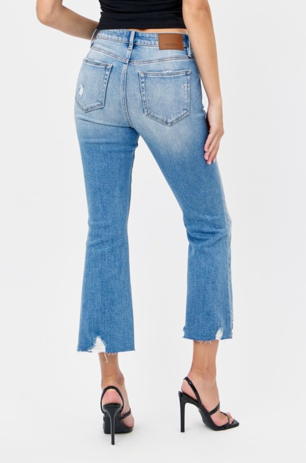 Hidden Grinded Hem Cropped Flare Medium Wash