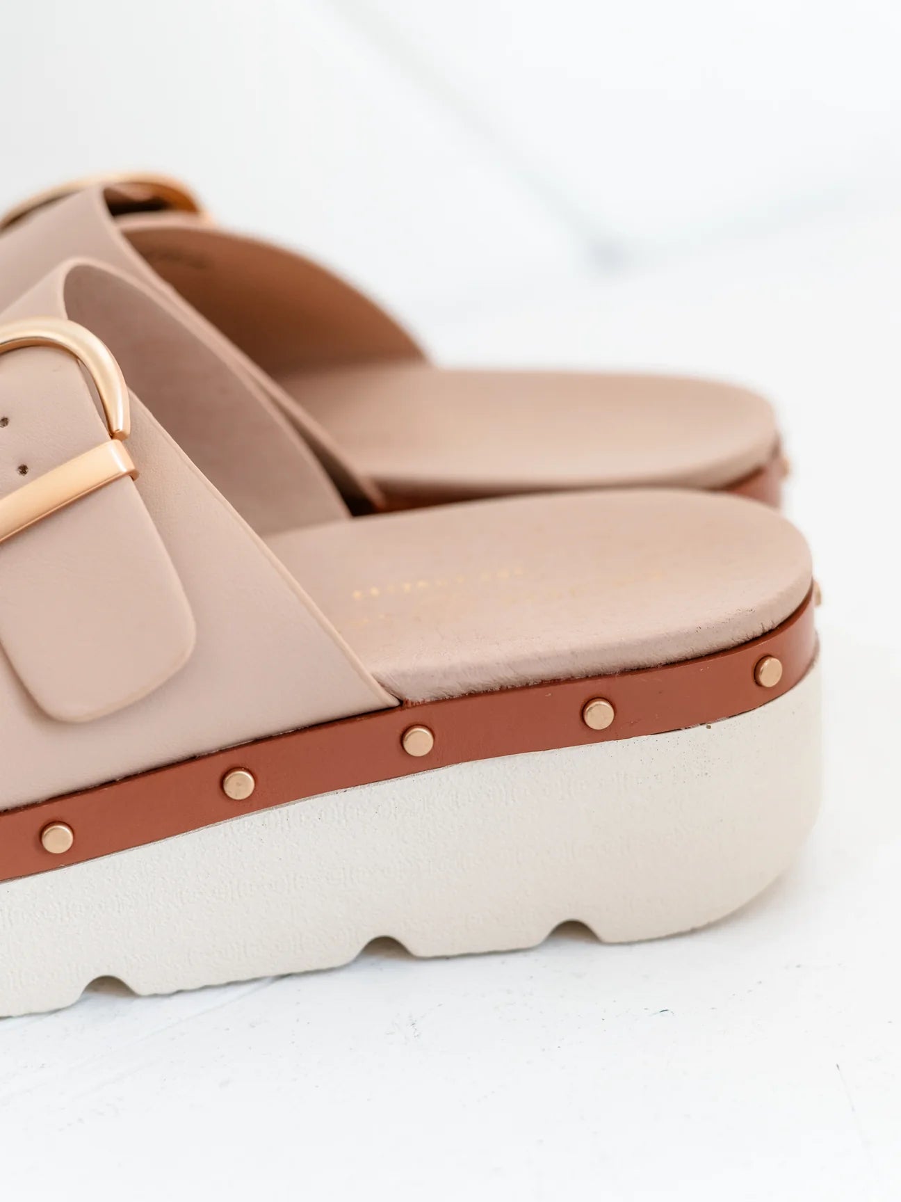 Surfs Up Chinese Laundry - Beige