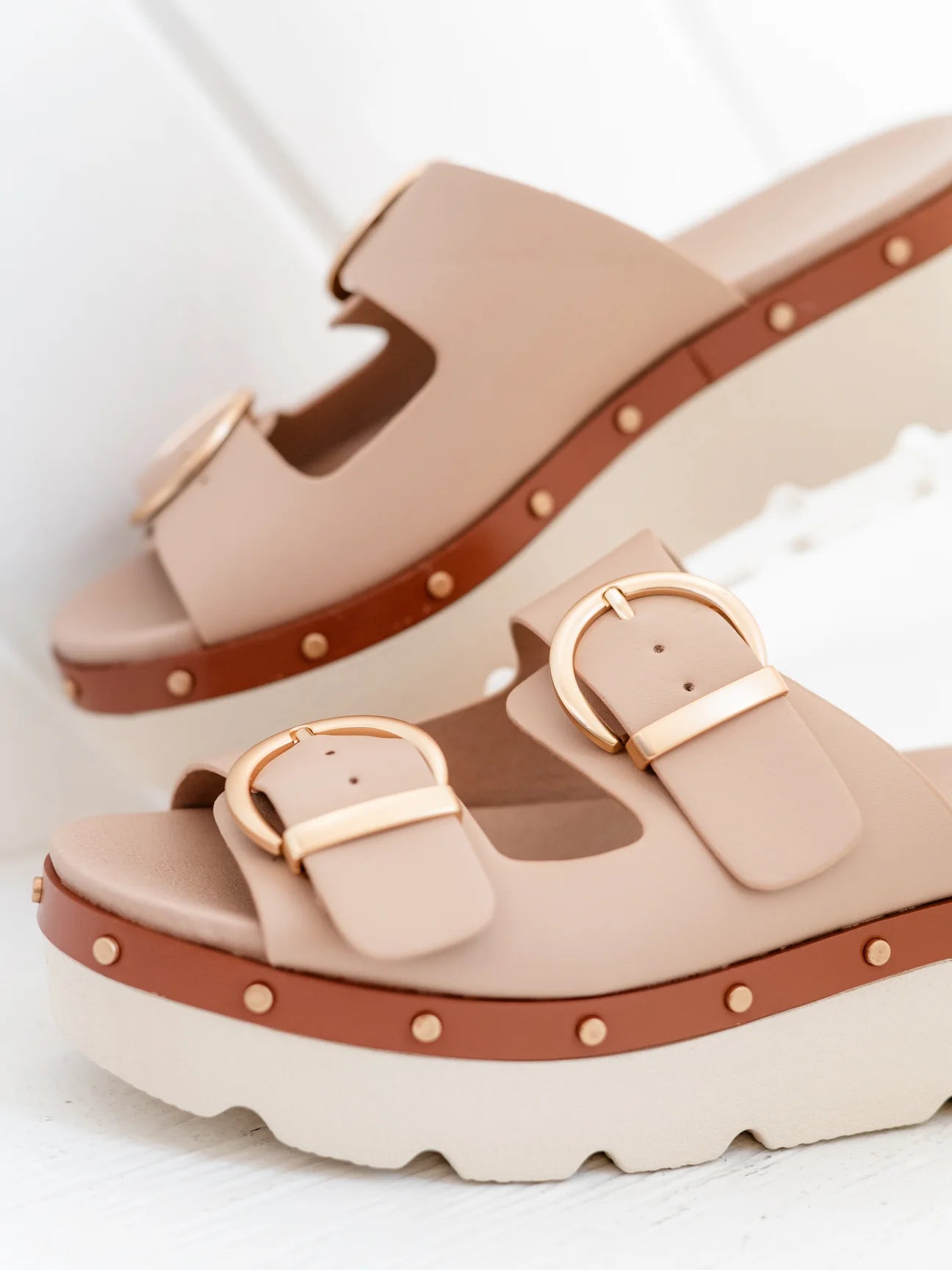 Surfs Up Chinese Laundry - Beige