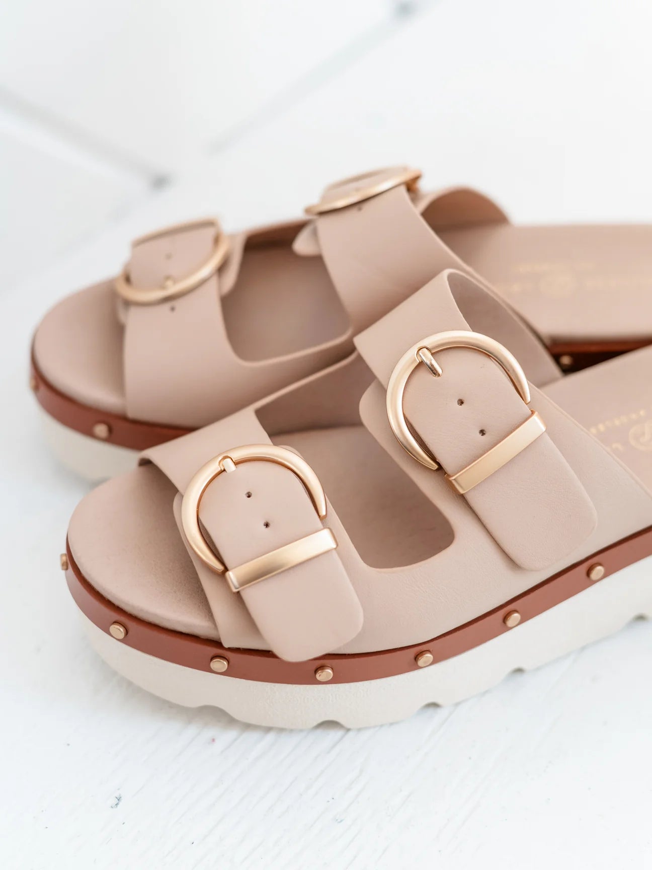 Surfs Up Chinese Laundry - Beige