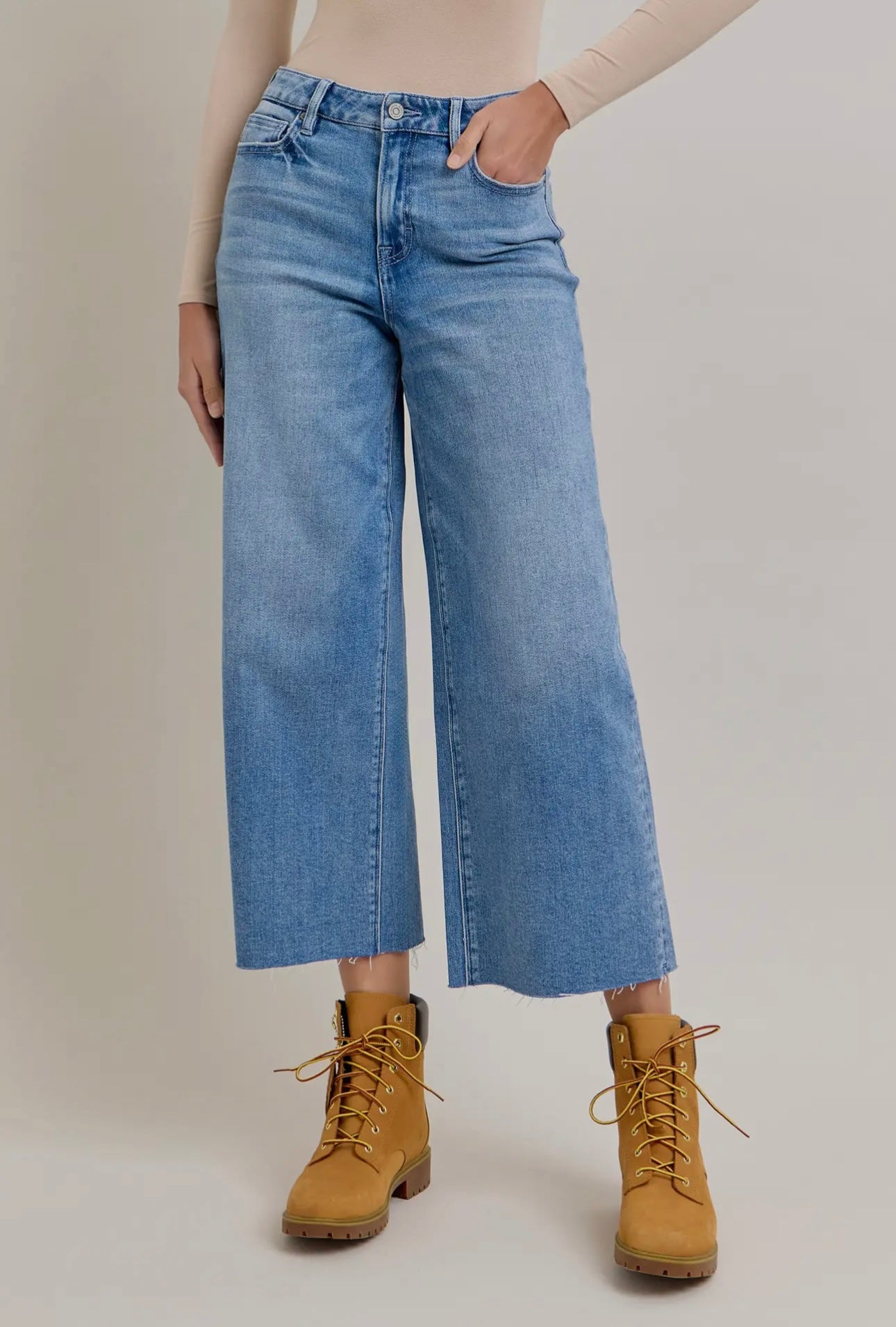Hidden Nori Medium/ Light Crop Wide leg – Mauve