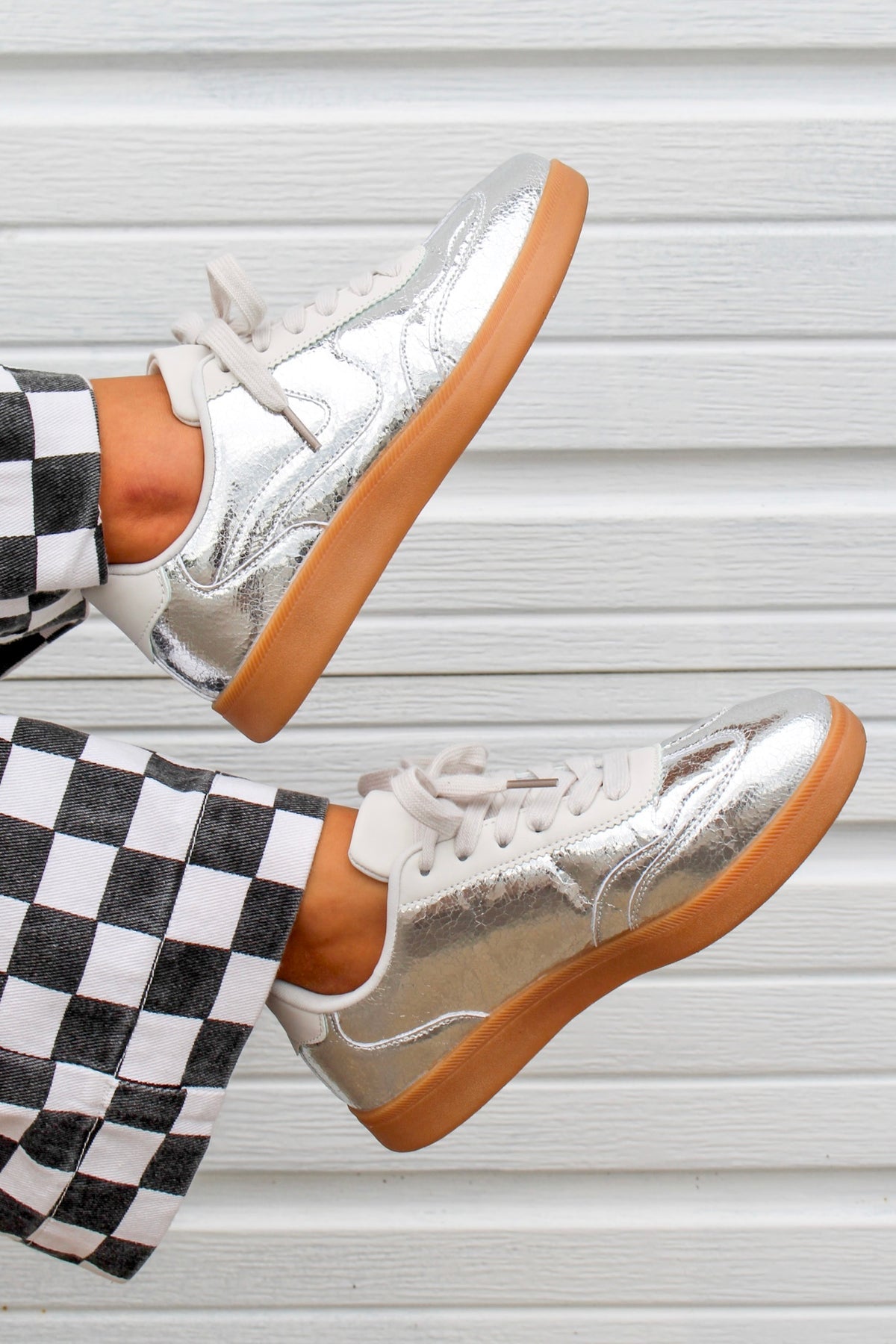 Silver Wavy Swoosh Stripe Design Low Sneaker