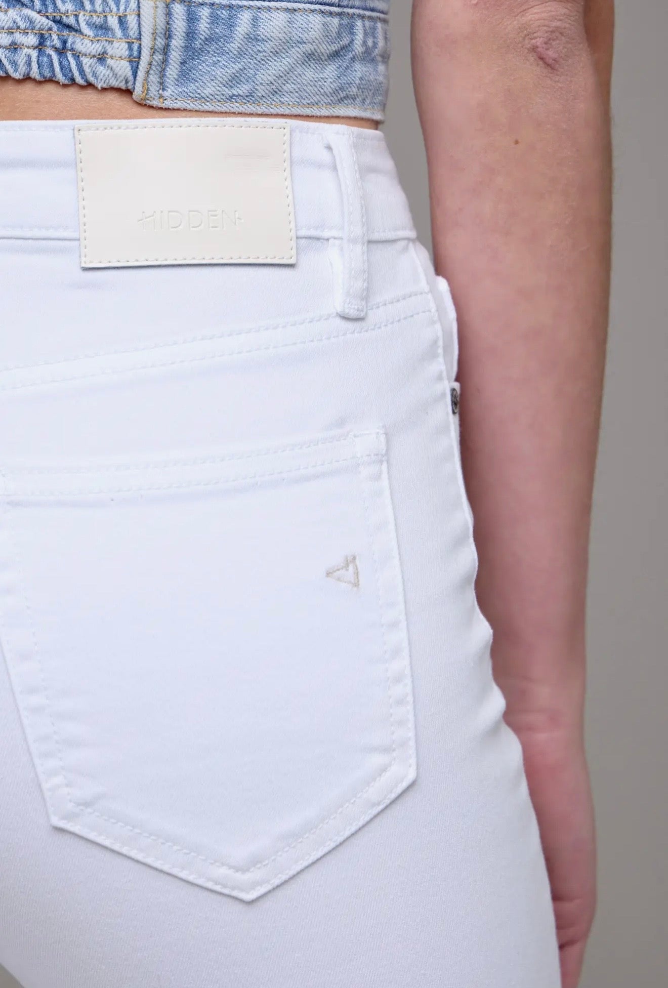 Hidden Happi Jeans Cropped Flared