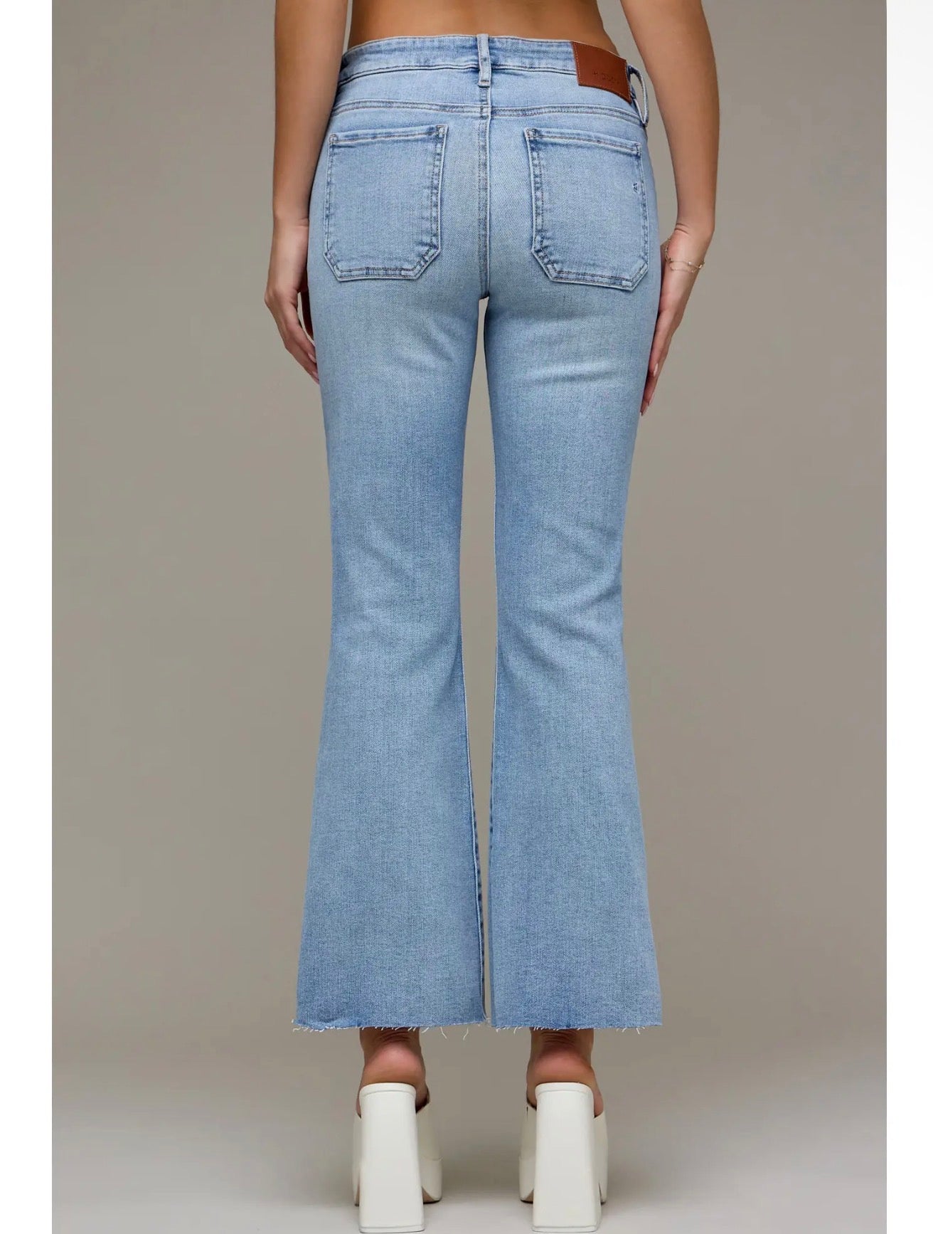 Hidden Happi Front Pocket Cropped Flare Jeans