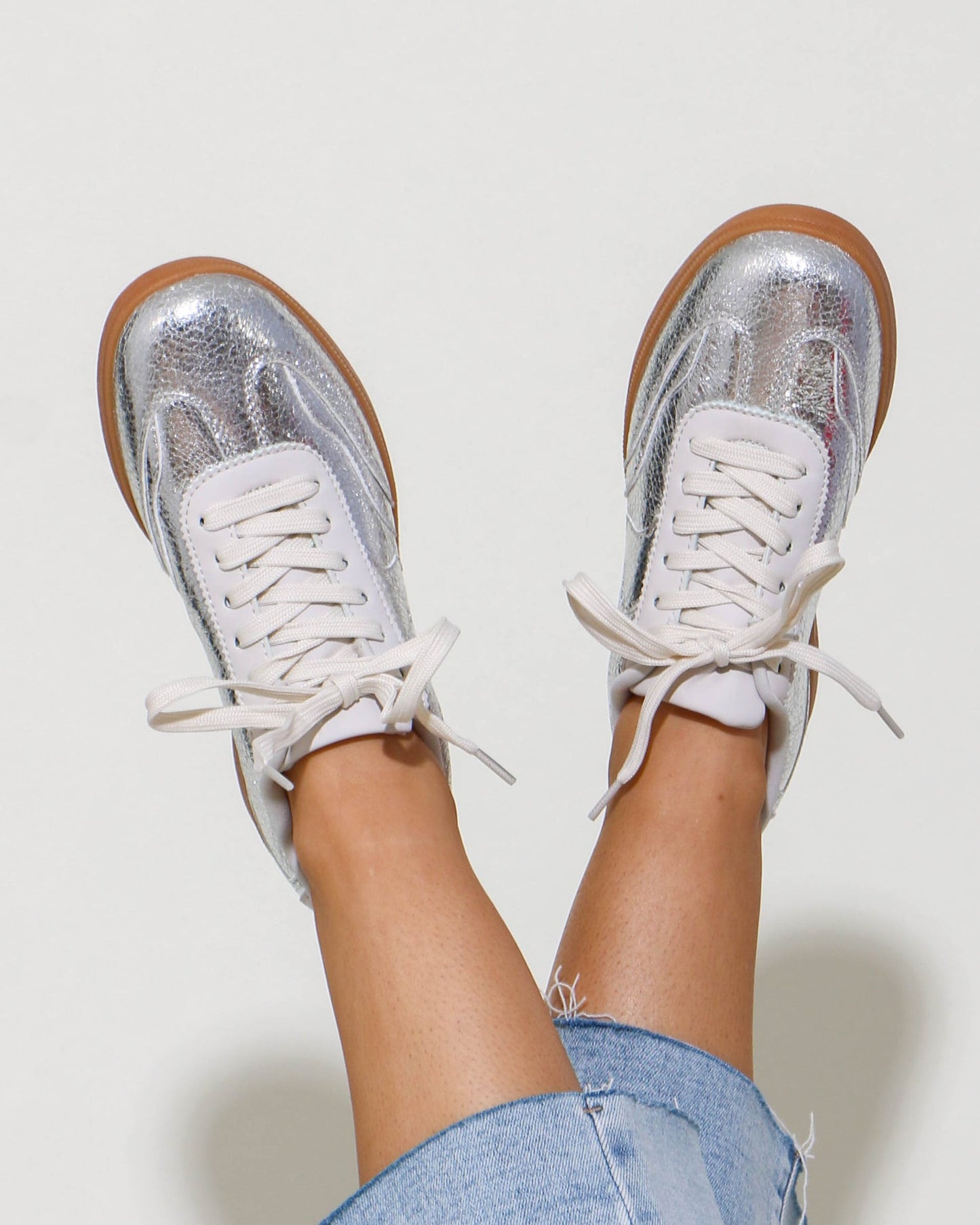 Silver Wavy Swoosh Stripe Design Low Sneaker