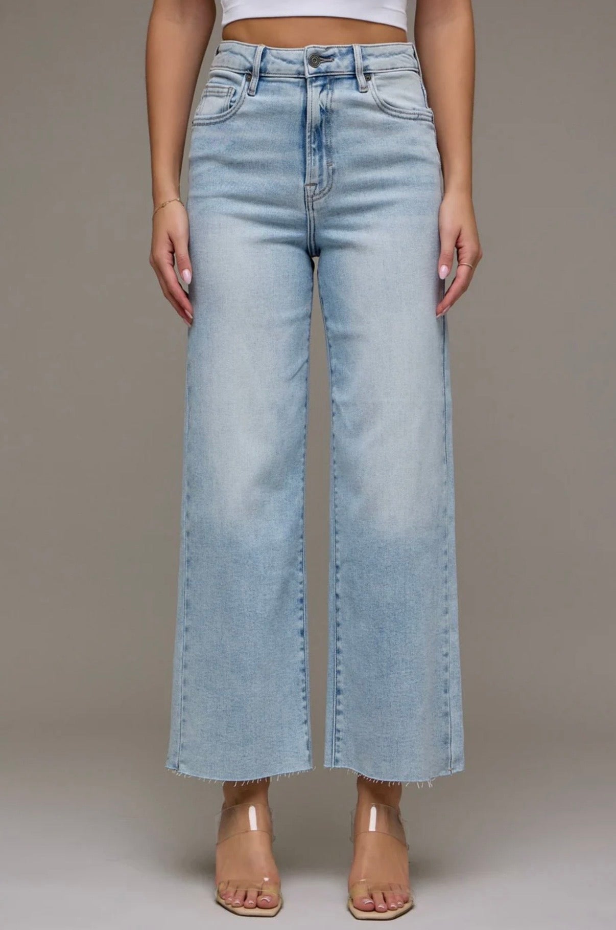 Nori Clean Stretch Wide
Leg Raw Hem Jean