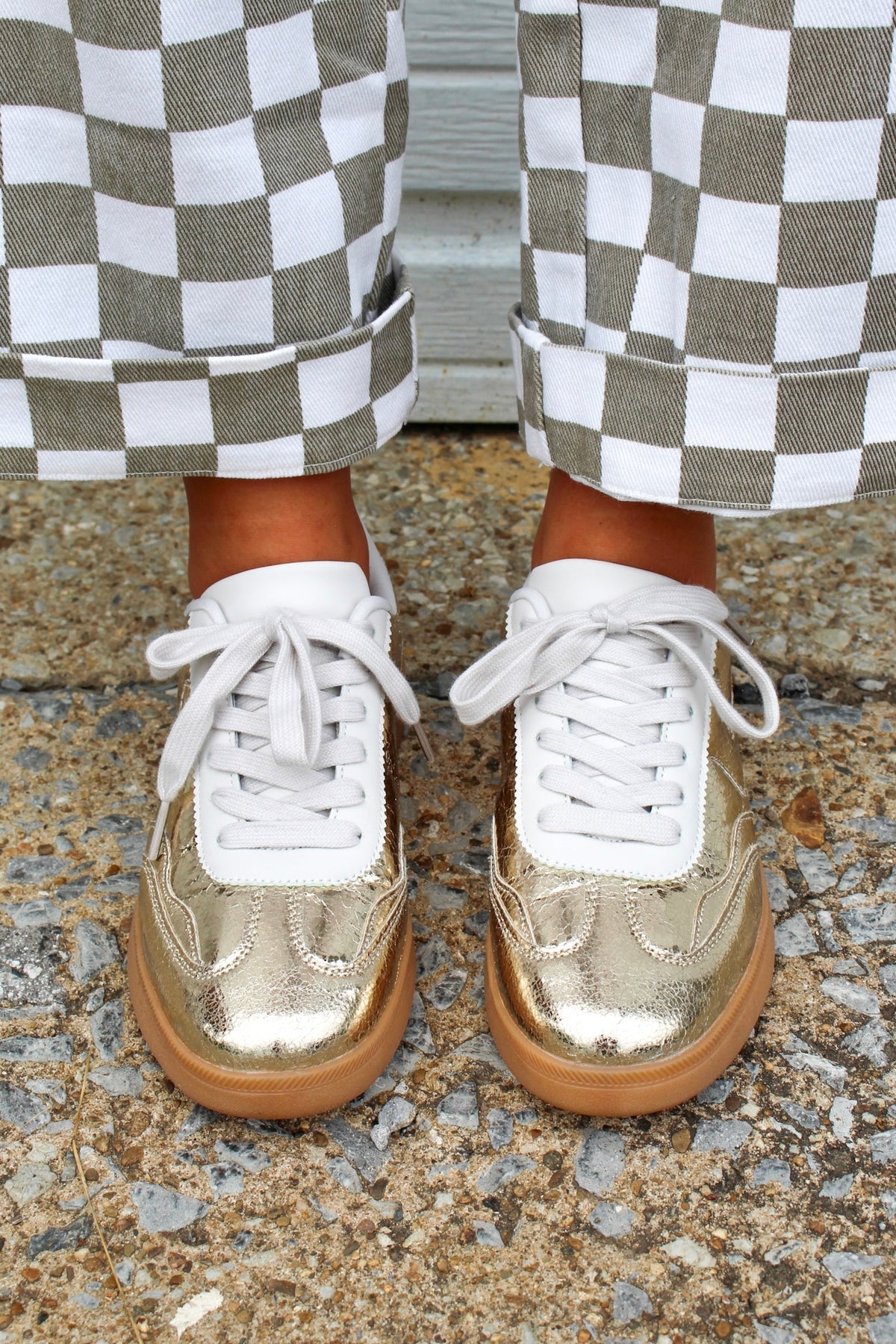 Gold Wavy Swoosh Stripe Design Low Sneaker