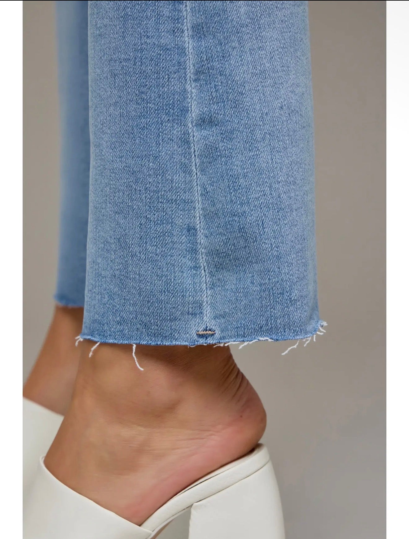 Hidden Happi Front Pocket Cropped Flare Jeans