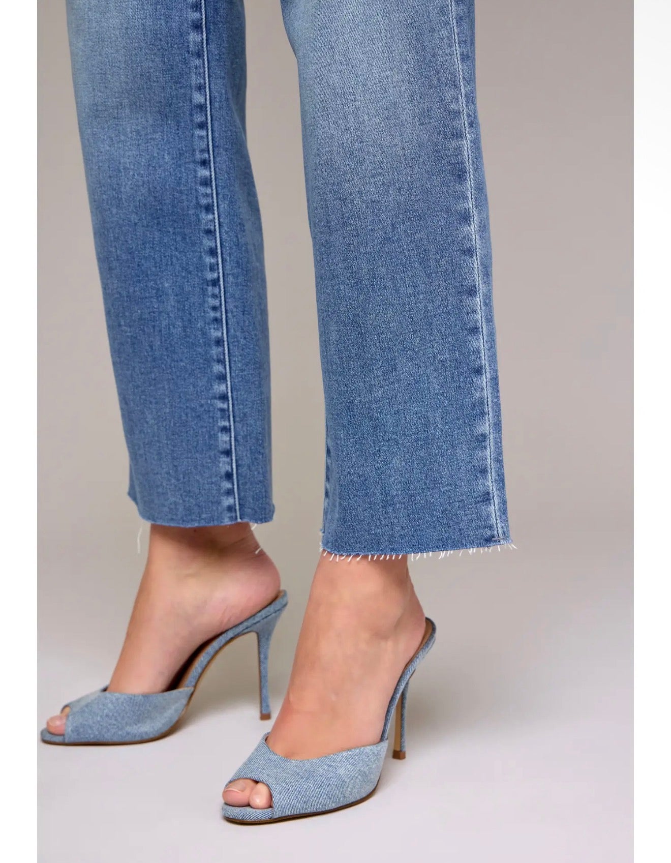 Hidden Tracy Jeans Medium Wash Clean High Rise Straight Jeans