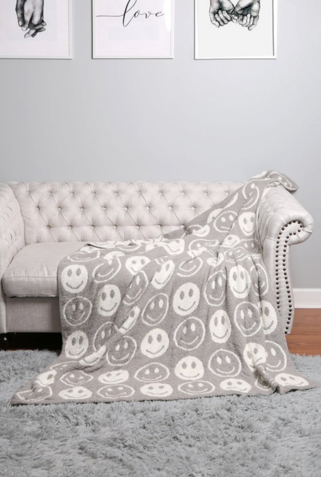 Comfy Smiley Blanket- 2 Colors