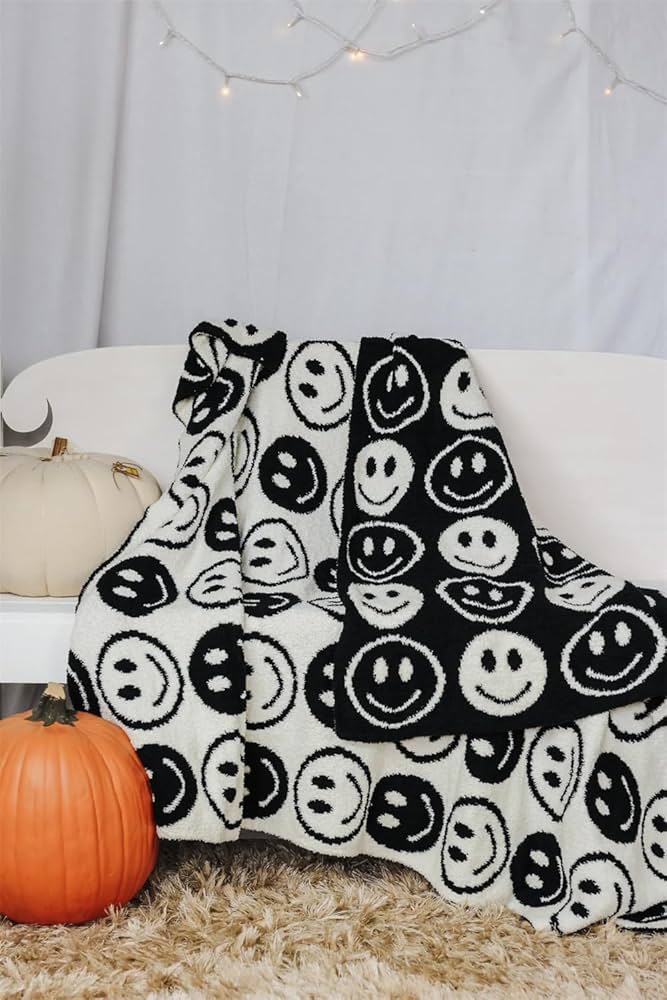 Comfy Smiley Blanket- 2 Colors