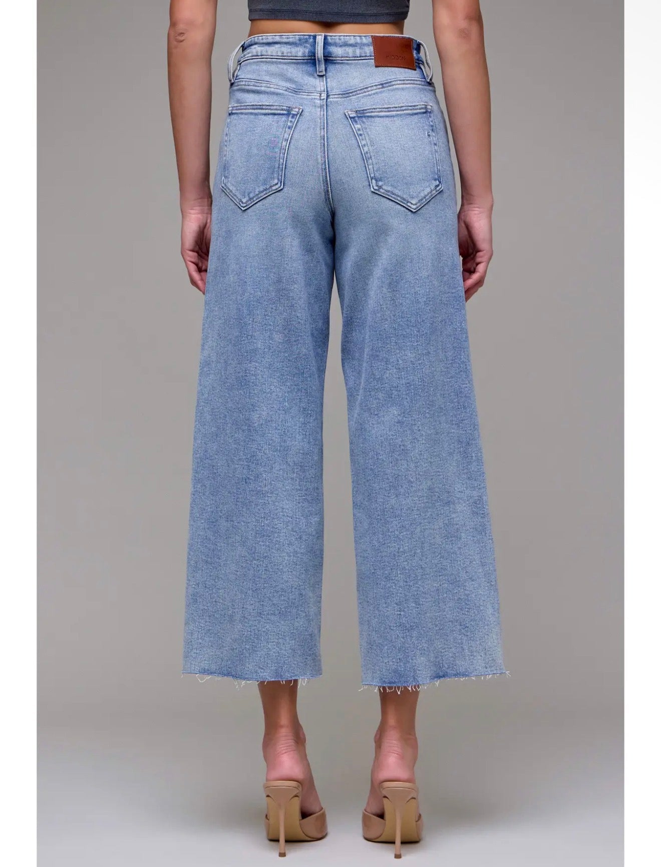 Hidden Nori Medium Light Clean Stretch Cropped Wide Leg Jeans