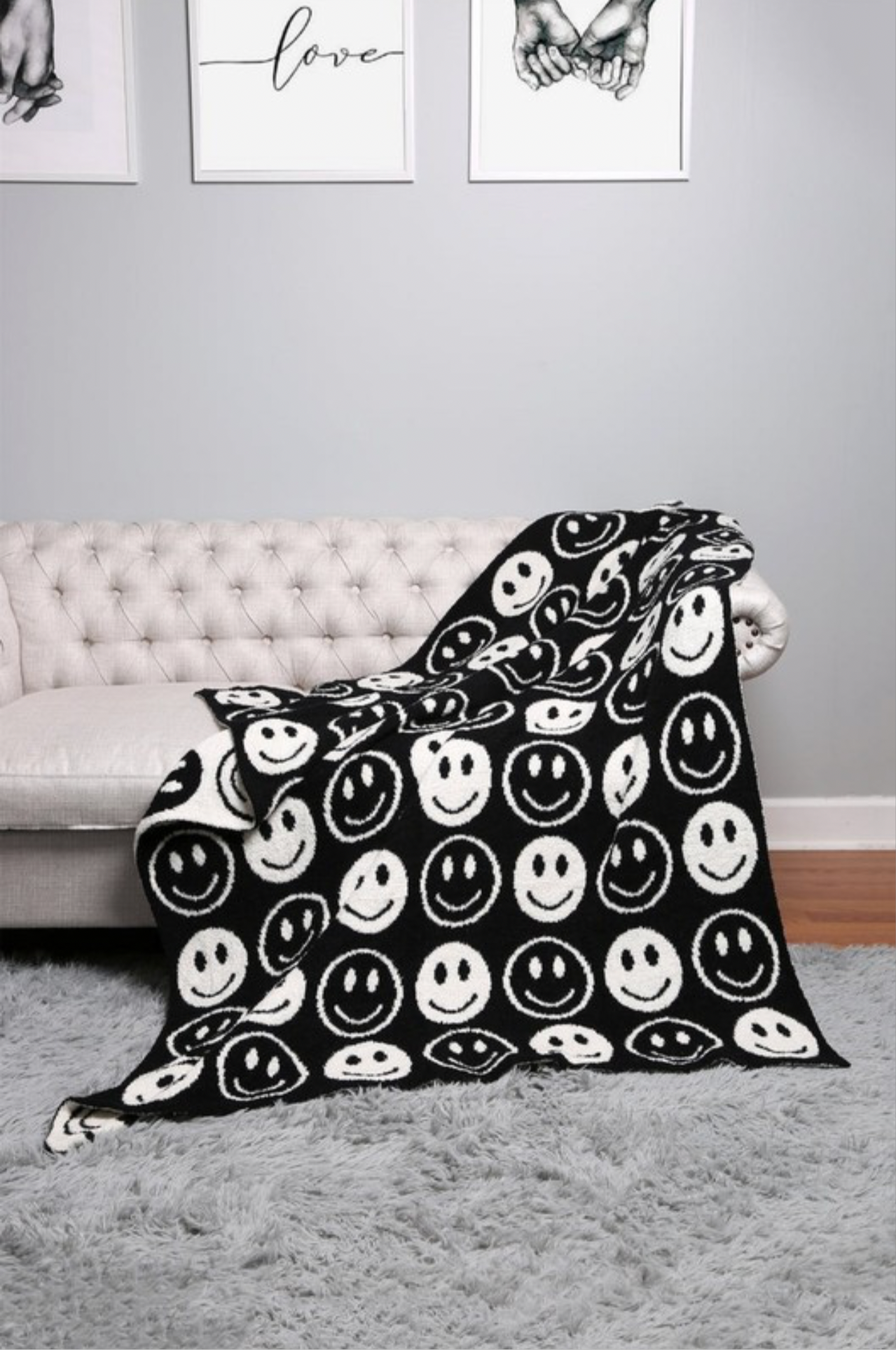 Comfy Smiley Blanket- 2 Colors