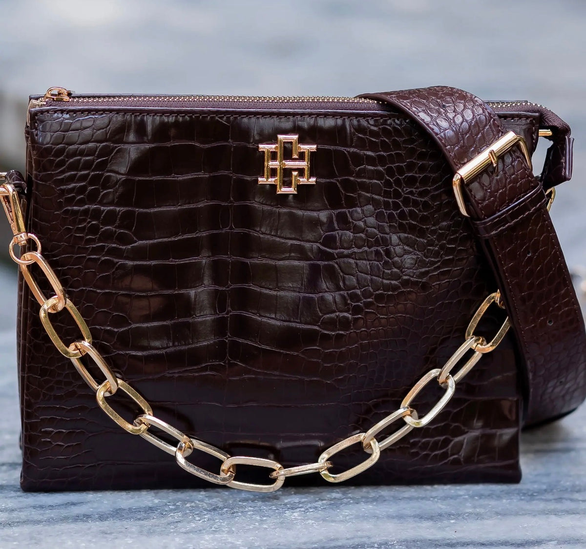 Ariana Crossbody Chocolate Ec