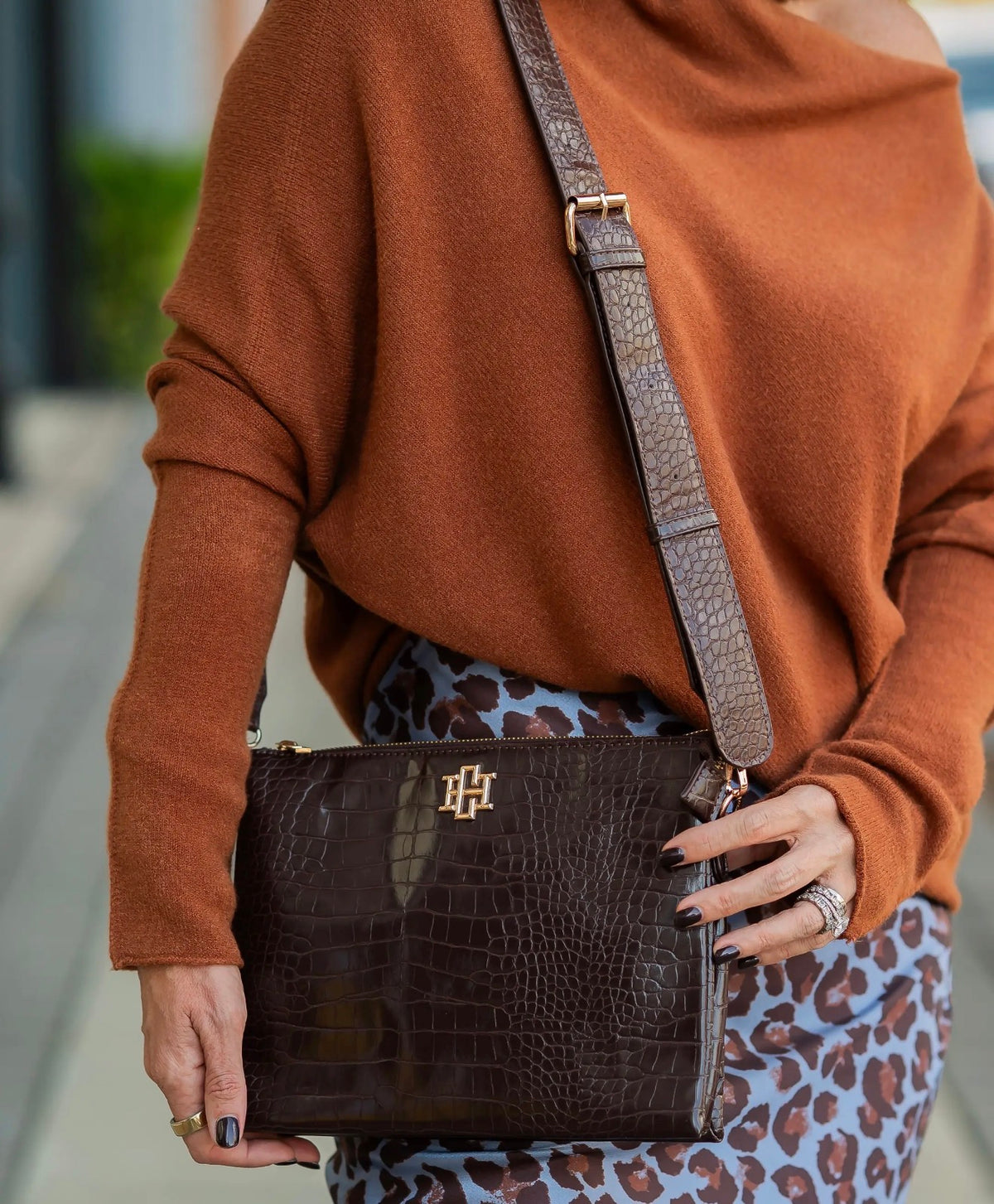 Ariana Crossbody Chocolate Ec