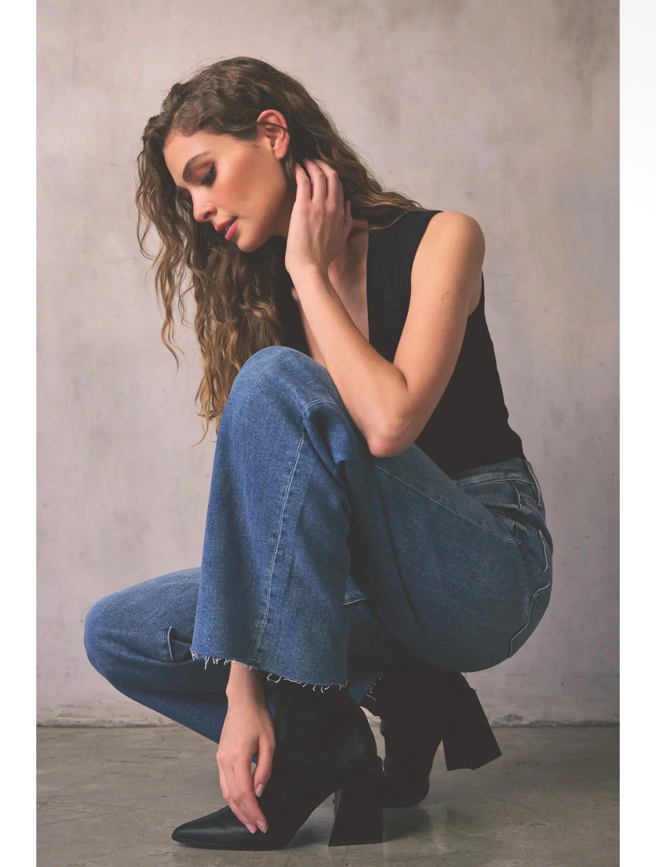 Hidden Logan Medium Dark Clean Stretch Dad Jeans
