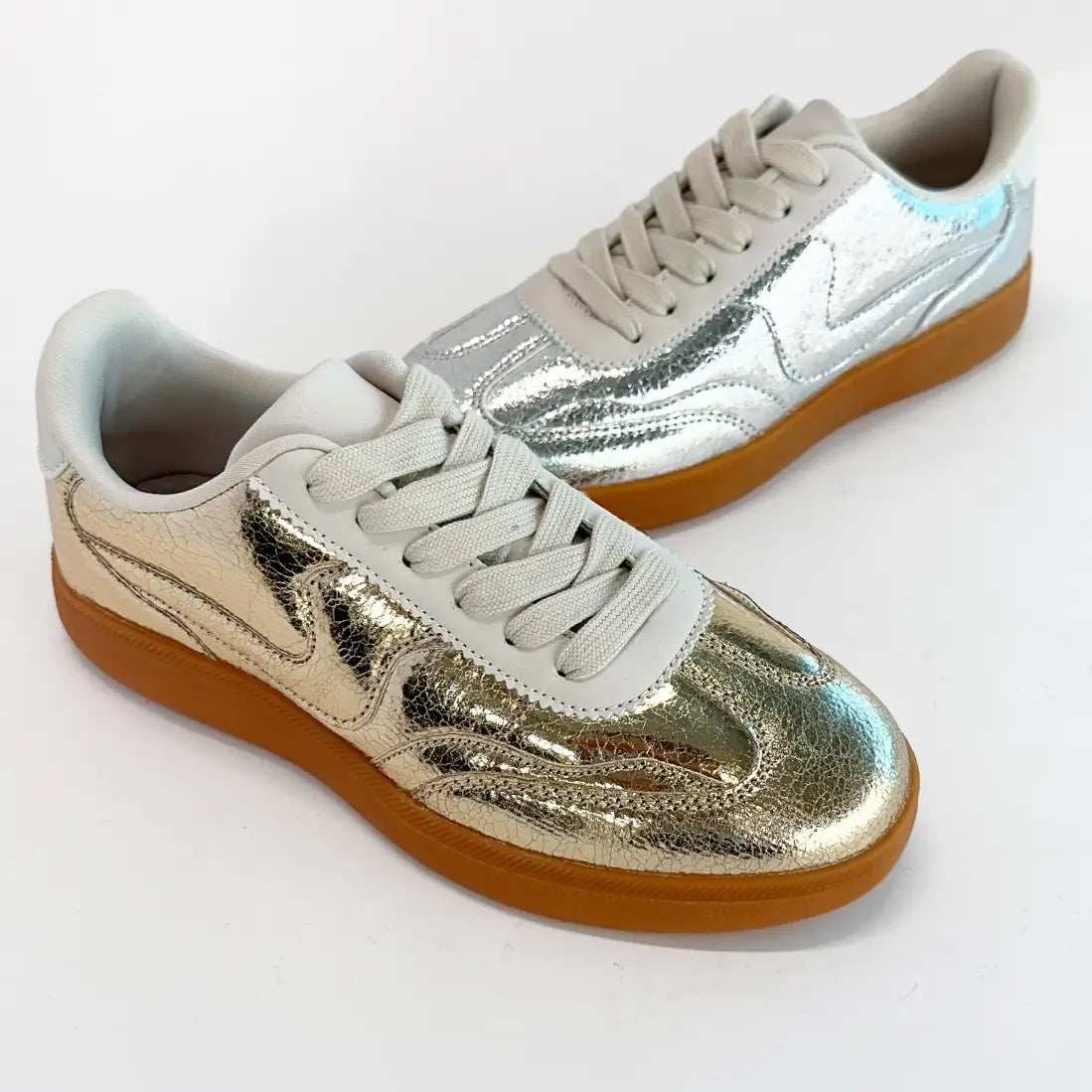 Gold Wavy Swoosh Stripe Design Low Sneaker