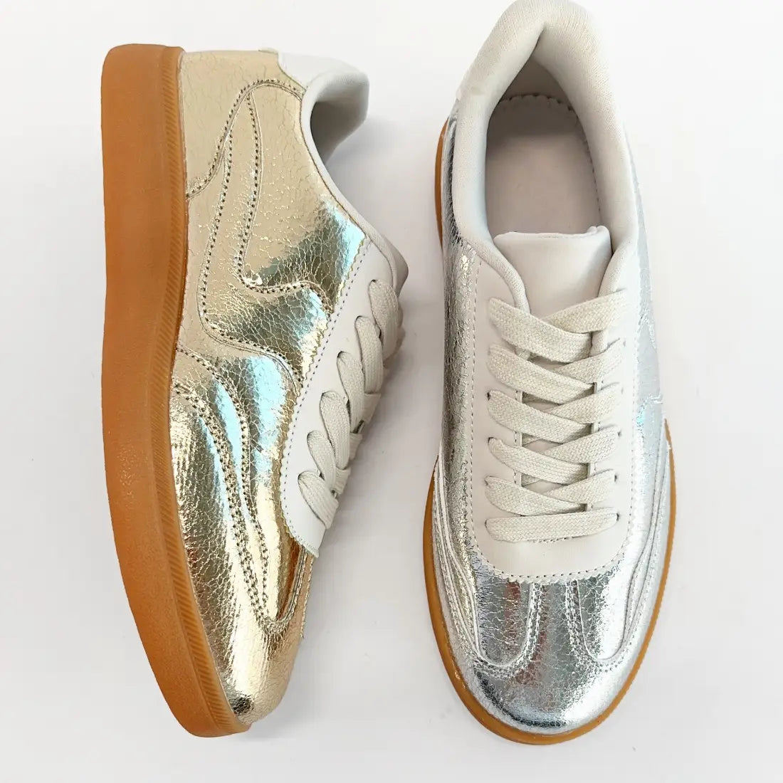 Gold Wavy Swoosh Stripe Design Low Sneaker